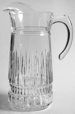 Barcelona 64 Oz Pitcher