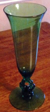 3400 Green (Dark Emerald Green) 10" Keyhole-Stem Footed Vase