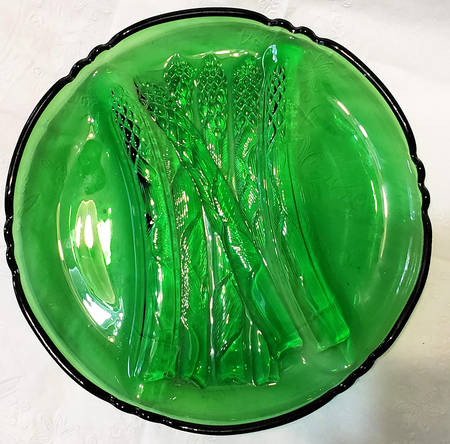 Martha Emerald Green Martha/163 8" Asparagus Plate