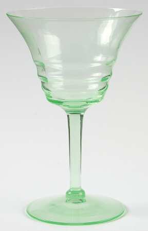 3077 Emerald Green (Light) Champagne/Tall Sherbet