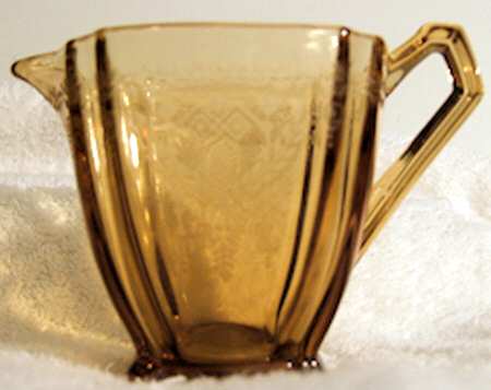 Deco Amber Creamer