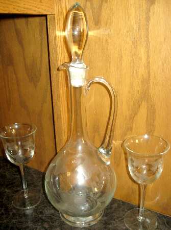 Dahlia Handled Wine Decanter & Stopper