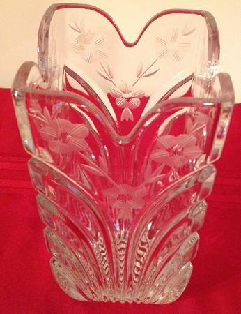 Windsor 9" Flower Vase