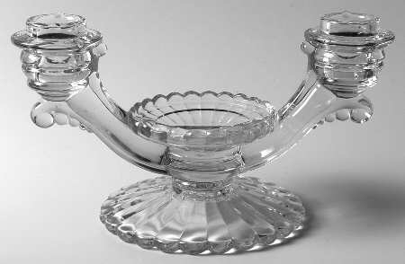 1580 Clear 2 Lt Epergne Base W/Locking Bobche Holders