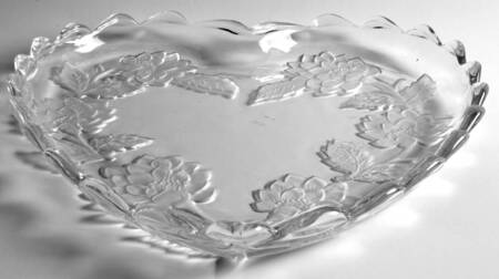 Chrysanthemum Heart Shape Tray