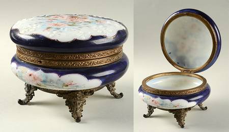 Wave Crest Round Box with Hinged Lid