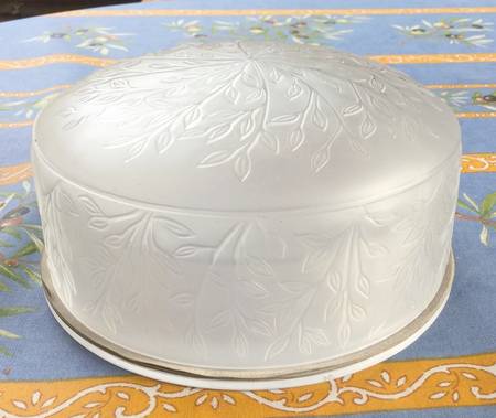 Honeysuckle (Chevrefeuille) Round Puff Box with Lid