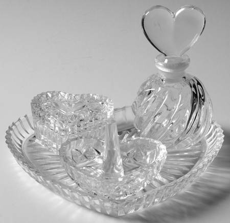 Heart Shape Vanity (6 Pc) Vanity Set (Perfume,Ring Holder, Box &Tray