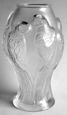 Ara by Lalique