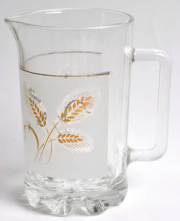 Wheat 32 Oz Pitcher