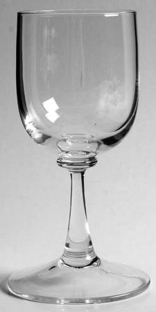 Pia Wine Glass