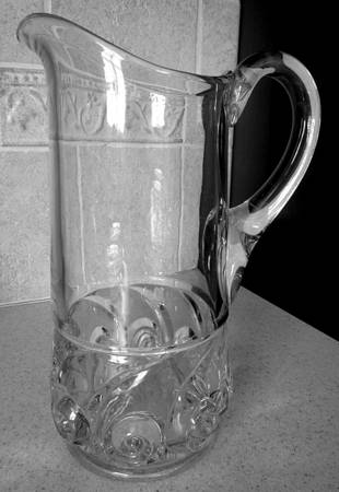 Snail Clear 32 Oz Pitcher