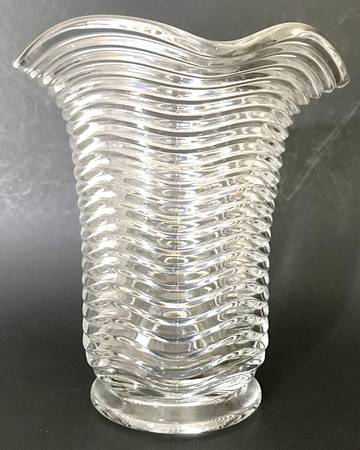 Caribbean Clear 7" Crimped Vase