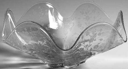 First Love 10" Round Crimped Bowl