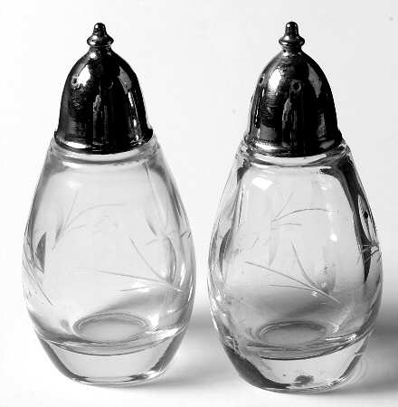 Willow Shaker Set w/Metal Lids