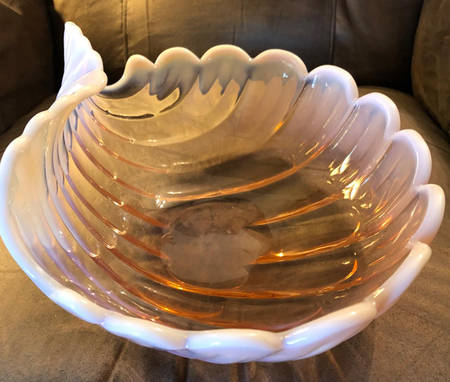 Sanibel Pink (Opalescent) 12" Shell Shape Bowl