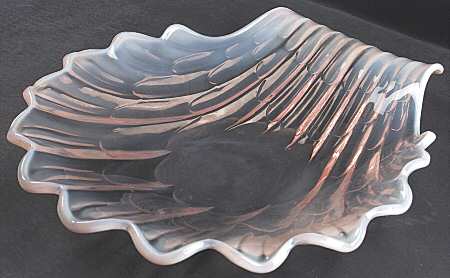 Sanibel Pink (Opalescent) 13" Round Crimped Bowl