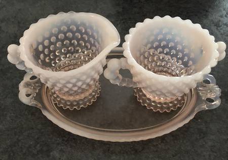Hobnail Pink (Opalescent) Mini Creamer, Open Sugar & Tray Set