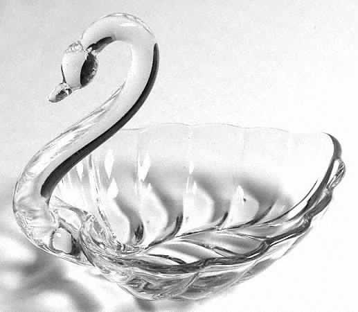 Sylvan Clear 5" Swan Dish