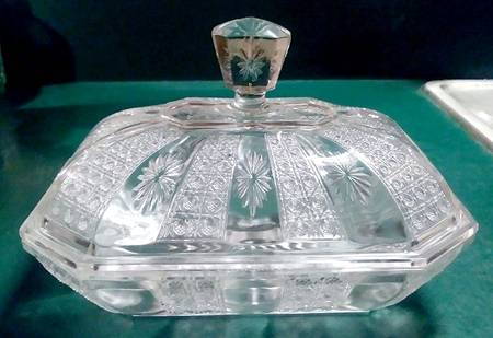 Cane & Rosette Octagonal Bowl & Lid
