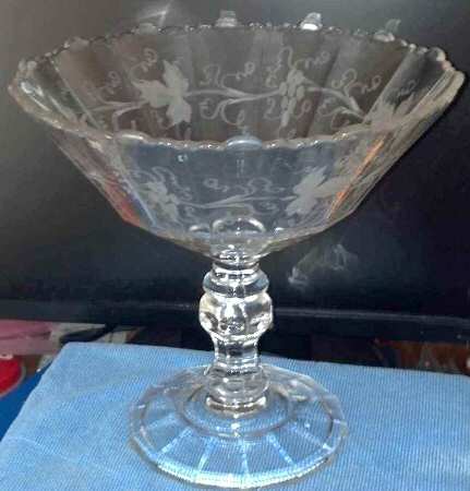 Ribbon Engraved 84 Round Compote (Height X Width)