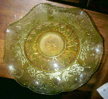 Sandwich Chartreuse Large Crimped Bowl