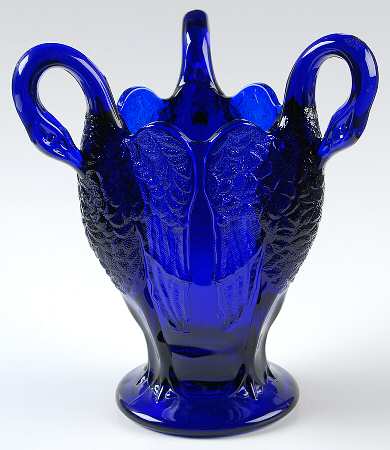 Animals & Figurines Three Swan Vase