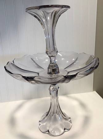 Candelabras & Epergnes (3 Piece) Epergne Set