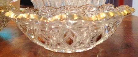 Ladder with Diamonds (Gold Trim) Round Crimped Bowl