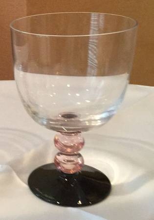 DHC8 Wine Glass