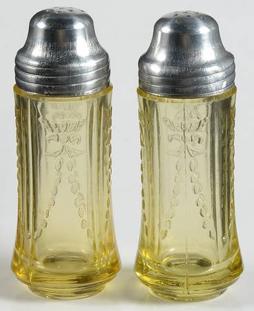 Madrid Amber Shaker Set with Metal Lids