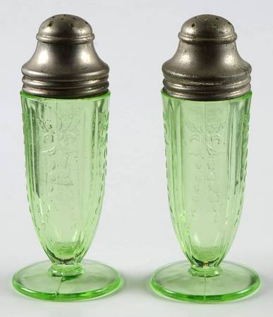 Madrid Green Footed Shaker Set & Metal Lids