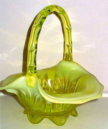 Cactus Topaz (Opalescent) #3439 Cactus 9" Basket