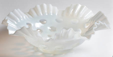 Coin Dot French (Opalescent) 10" Round Crimped Bowl