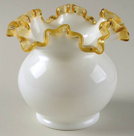 Gold Crest 5" Double Crimped Vase
