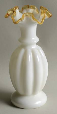 Gold Crest 9" Double Crimped Vase