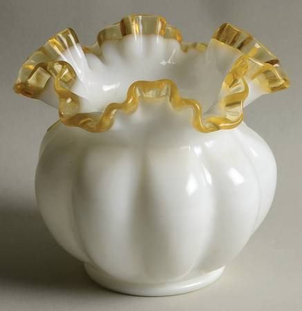 Gold Crest 5" Double Crimped Vase