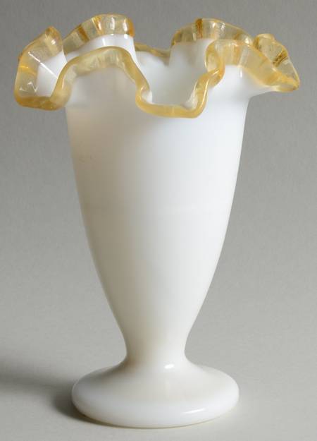 Gold Crest 6" Double Crimped Vase