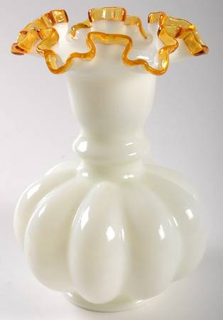 Gold Crest 8" Double Crimped Vase