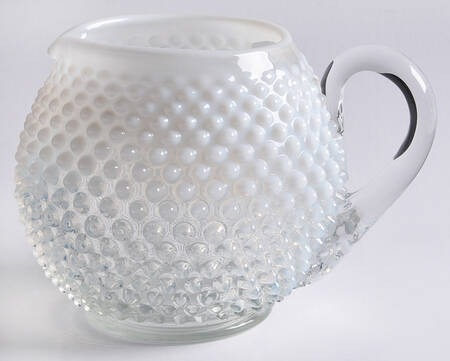 Hobnail French (Opalescent) 32 Oz Jug