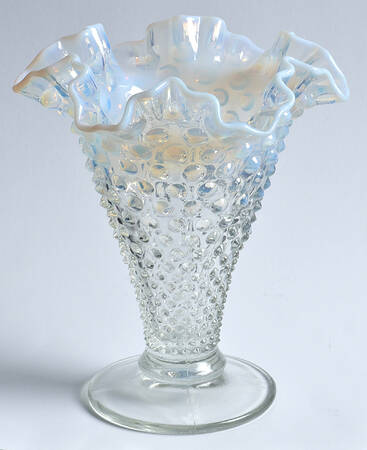 Hobnail French (Opalescent) 8" Scalloped Vase