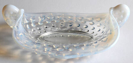 Hobnail French (Opalescent) 6" Handled Bon Bon