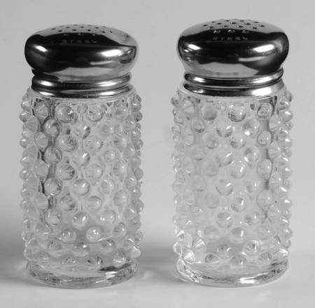 Hobnail French (Opalescent) Shaker Set w/Metal Lids