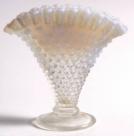 Hobnail French (Opalescent) Small Fan Vase