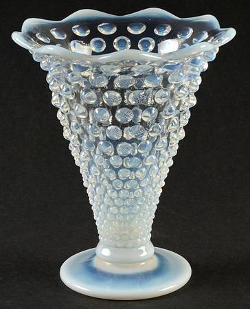 Hobnail French (Opalescent) 5" Scalloped Footed Vase