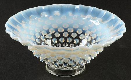 Hobnail French (Opalescent) 7" Flared Bowl
