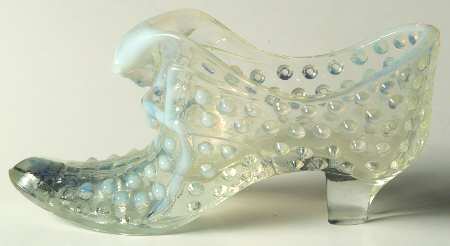 Hobnail French (Opalescent) Slipper