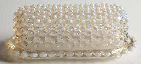 Hobnail French (Opalescent) 1/4 Pound Covered Butter