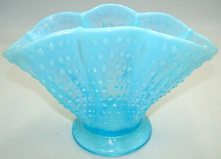 Hobnail Blue (Opalescent) 5" Fan Vase