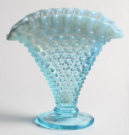 Hobnail Blue (Opalescent) Small Fan Vase